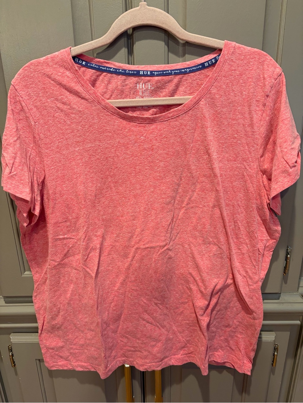 HUE Coral Pink Short Sleeve Scoop Neck Top